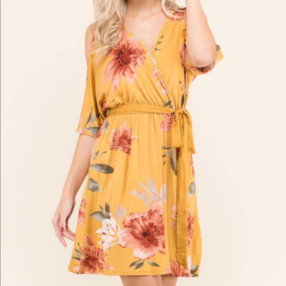NWT! Gold floral dress